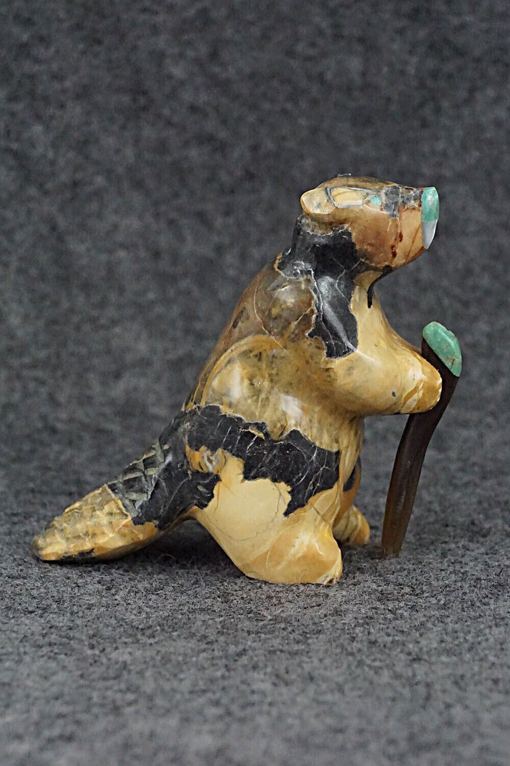 Beaver Zuni Fetish Carving - Enrike Leekya