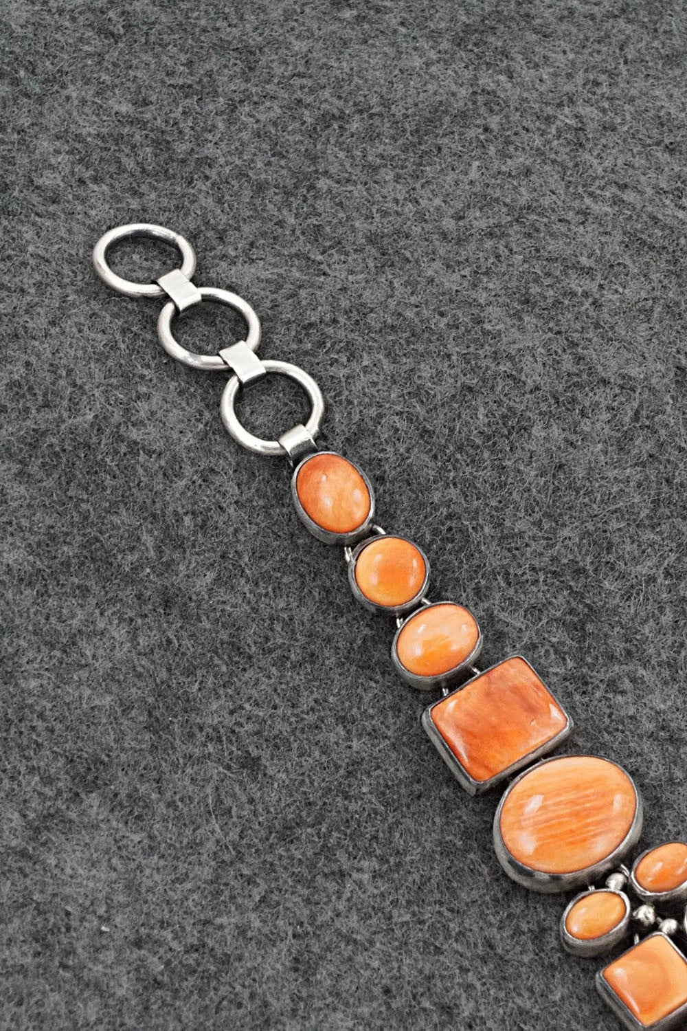 Spiny Oyster & Sterling Silver Link Bracelet - Loretta Delgarito