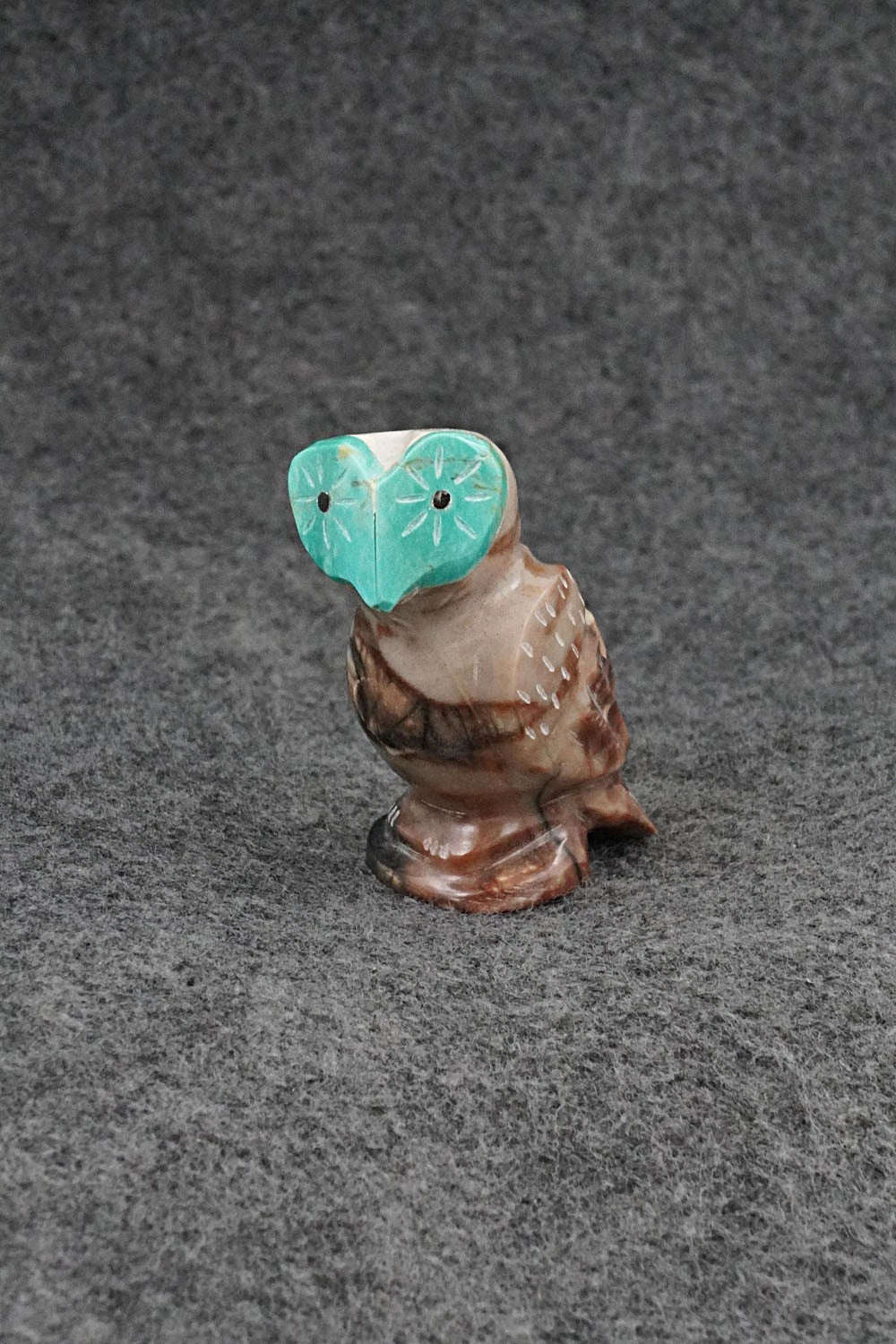 Owl Zuni Fetish Carving - Enrike Leekya