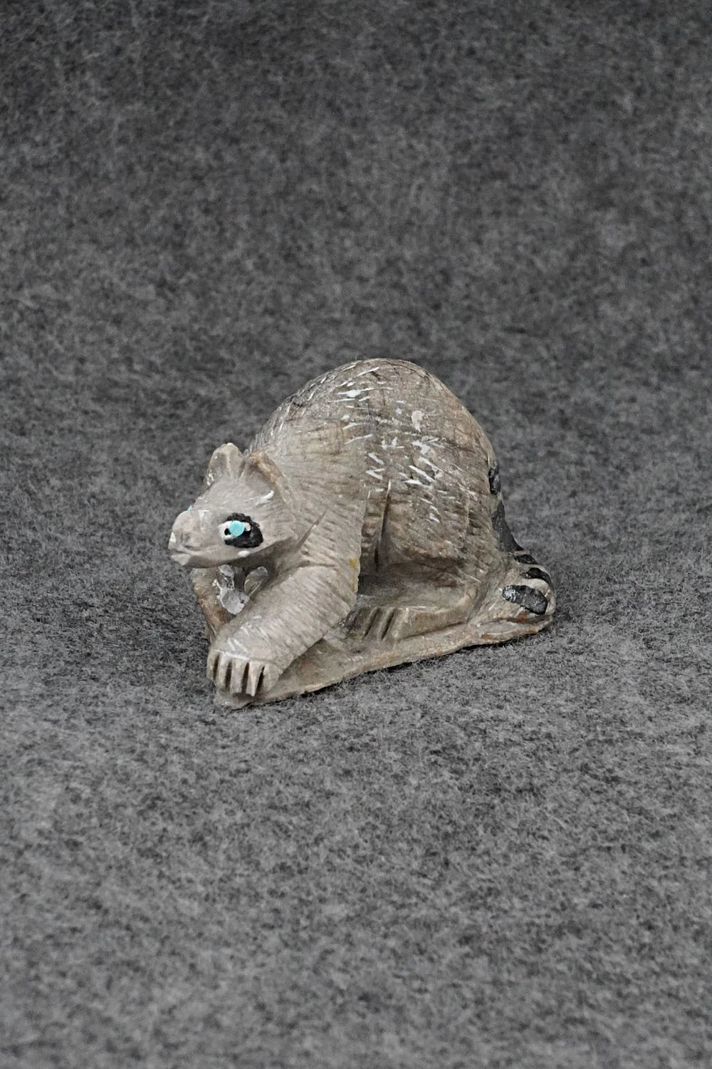 Raccoon Zuni Fetish Carving - Derrick Kaamasee
