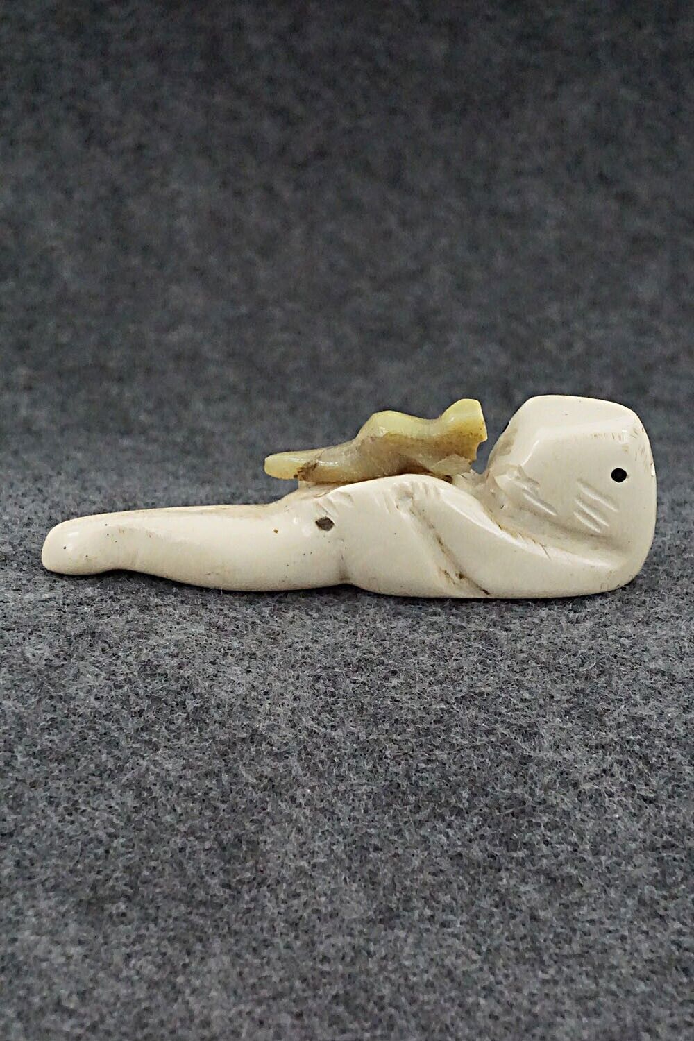 Otter with Cub Zuni Fetish Carving - Justin Red Elk