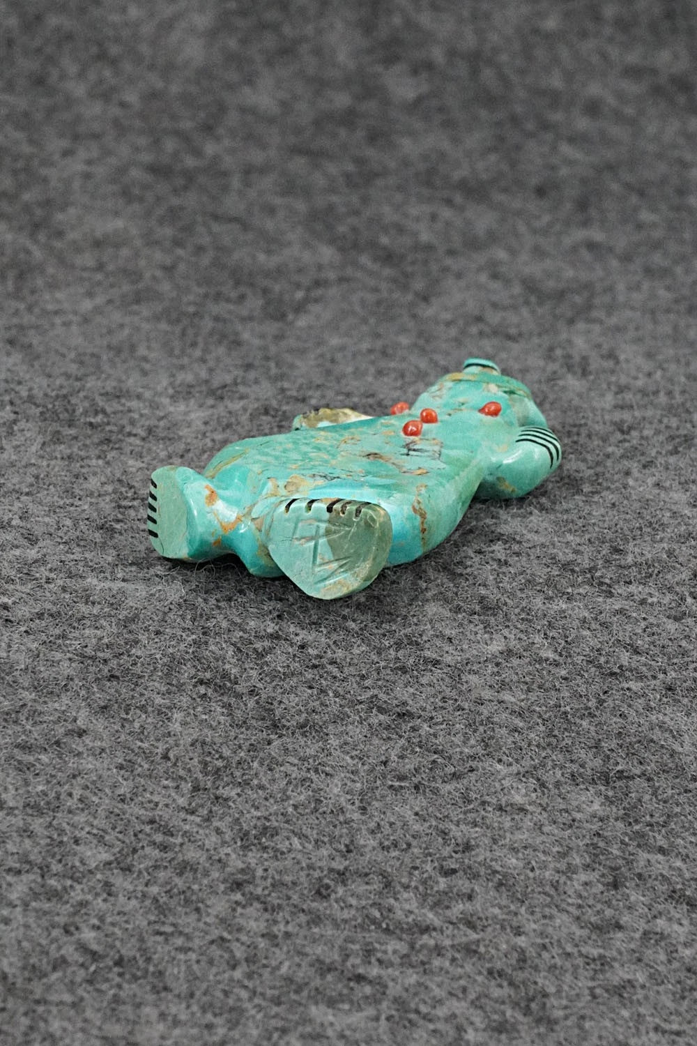 Bear Zuni Fetish Carving - Claudia Peina