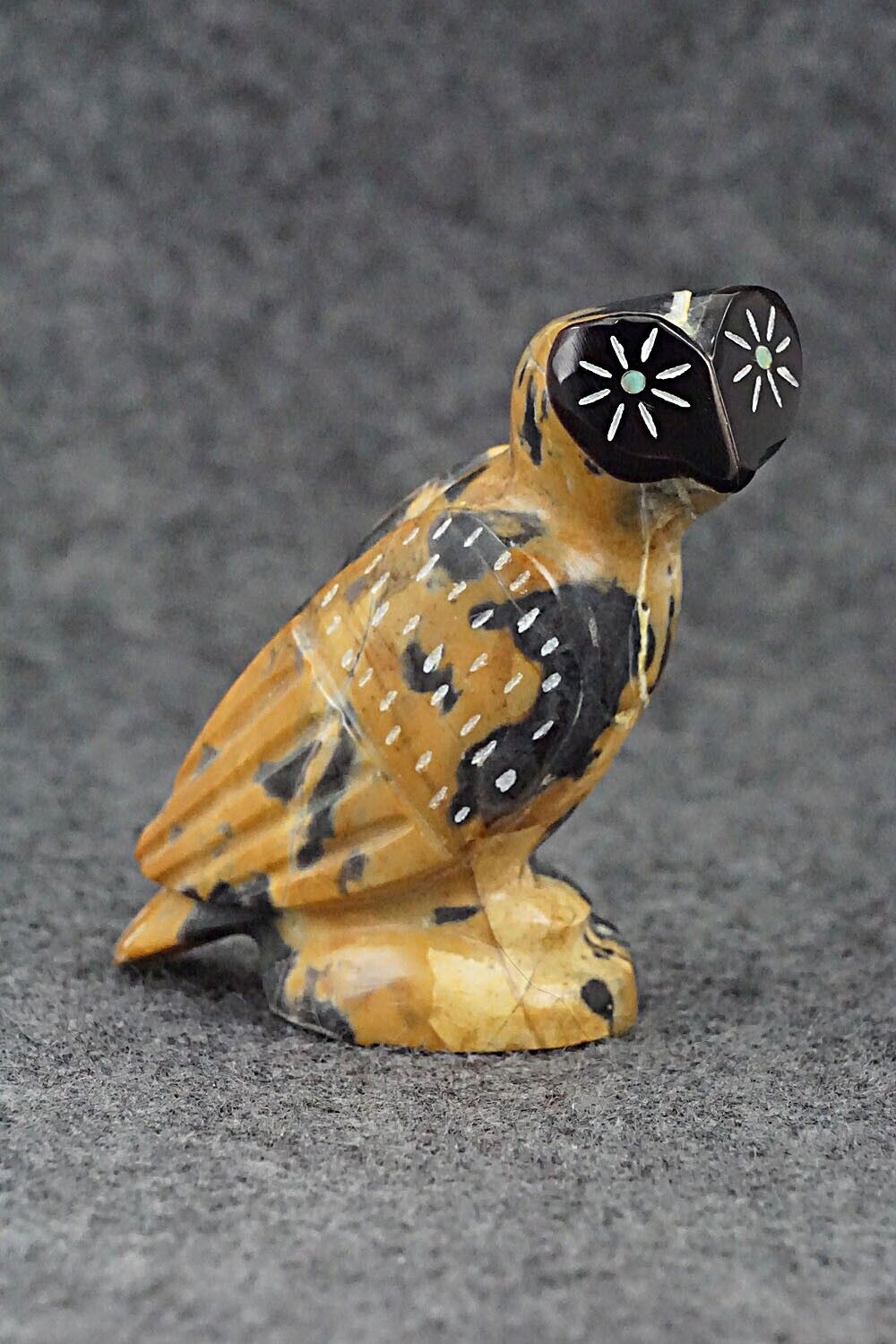 Owl Zuni Fetish Carving - Enrike Leekya