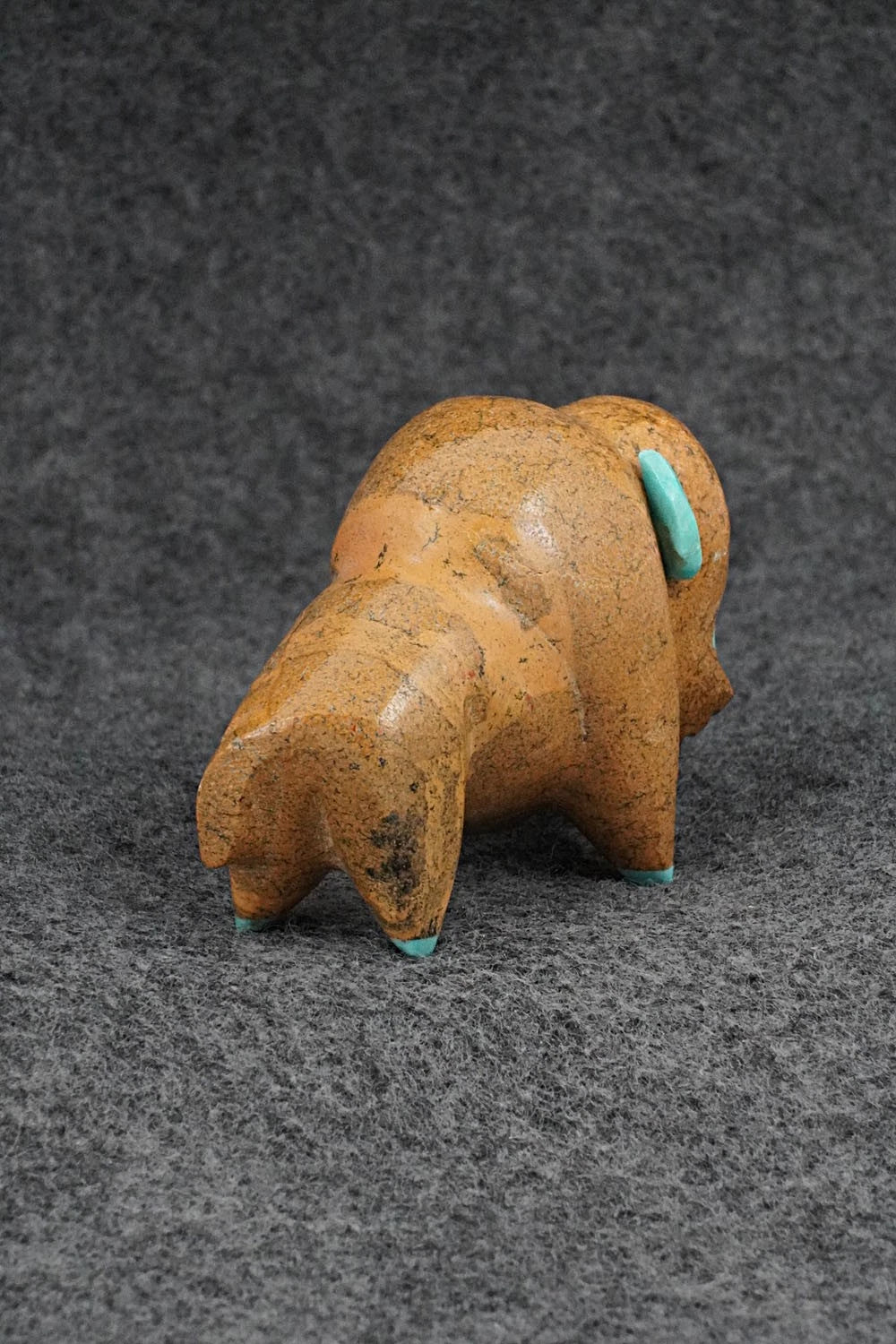 Buffalo Zuni Fetish Carving - Enrike Leekya
