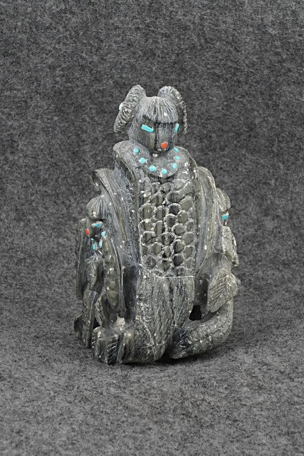 Corn Maiden Zuni Fetish Carving - Derrick Kaamasee