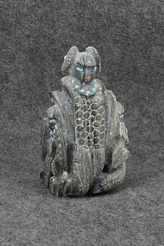 Corn Maiden Zuni Fetish Carving - Derrick Kaamasee