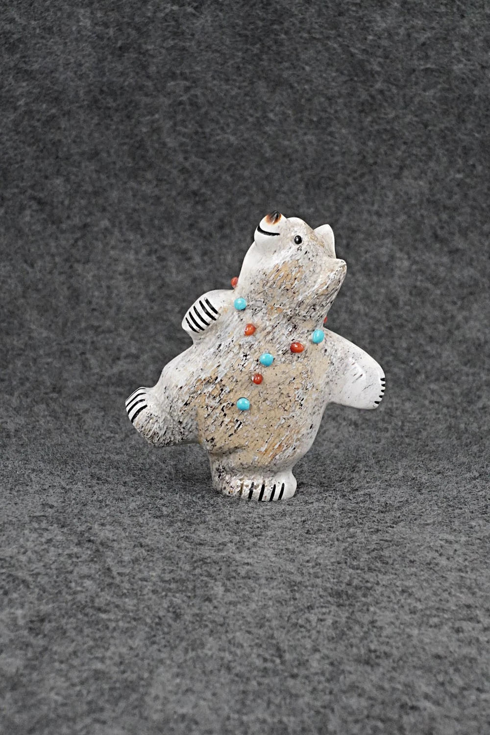 Bear Zuni Fetish Carving - Claudia Peina