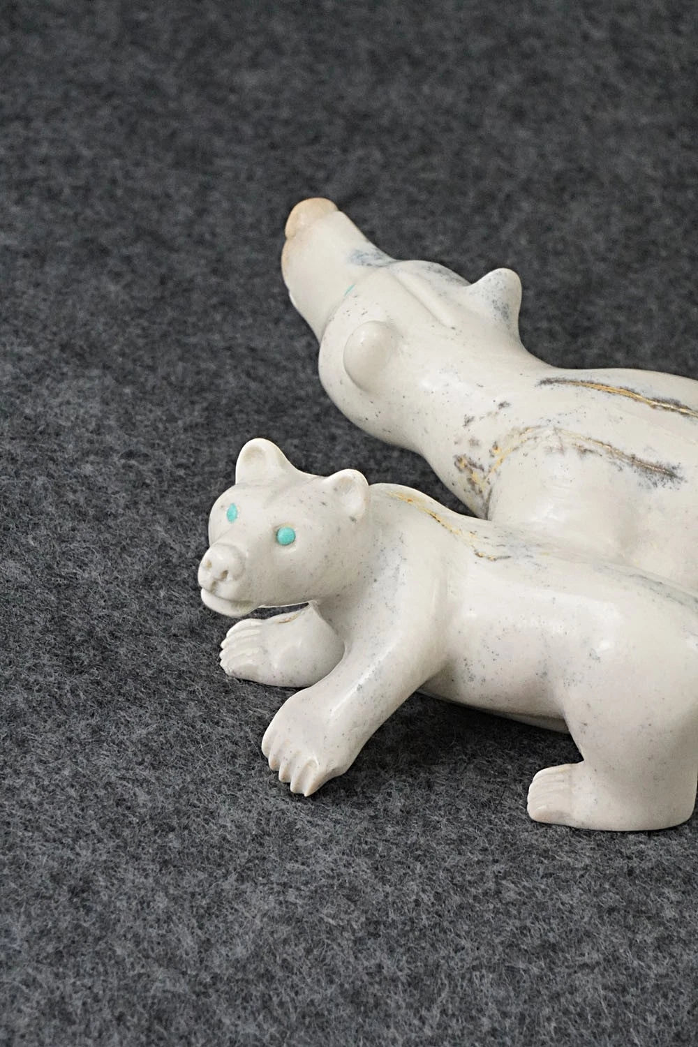 Bear Zuni Fetish Carving - Albert Eustace