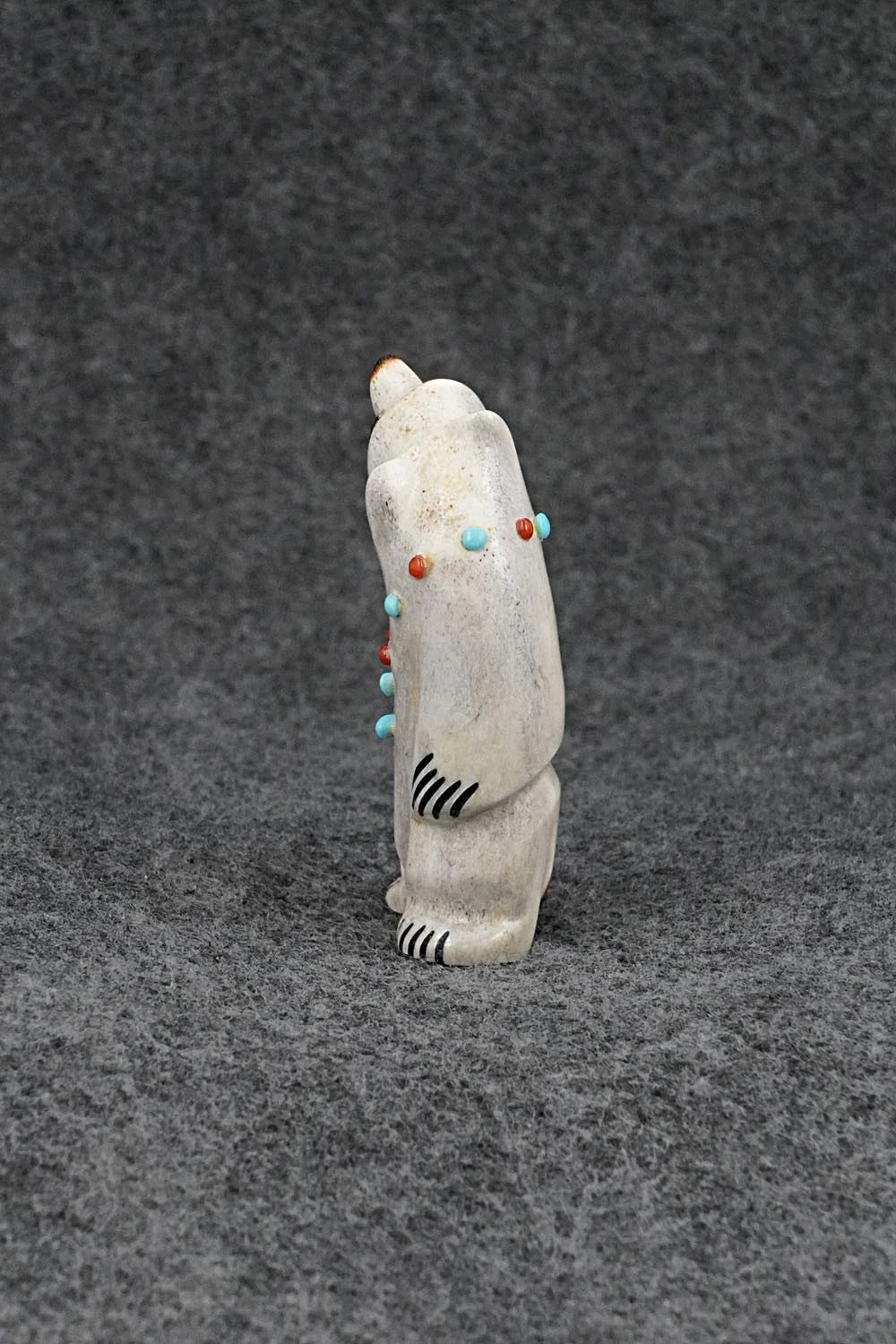 Bear Zuni Fetish Carving - Claudia Peina