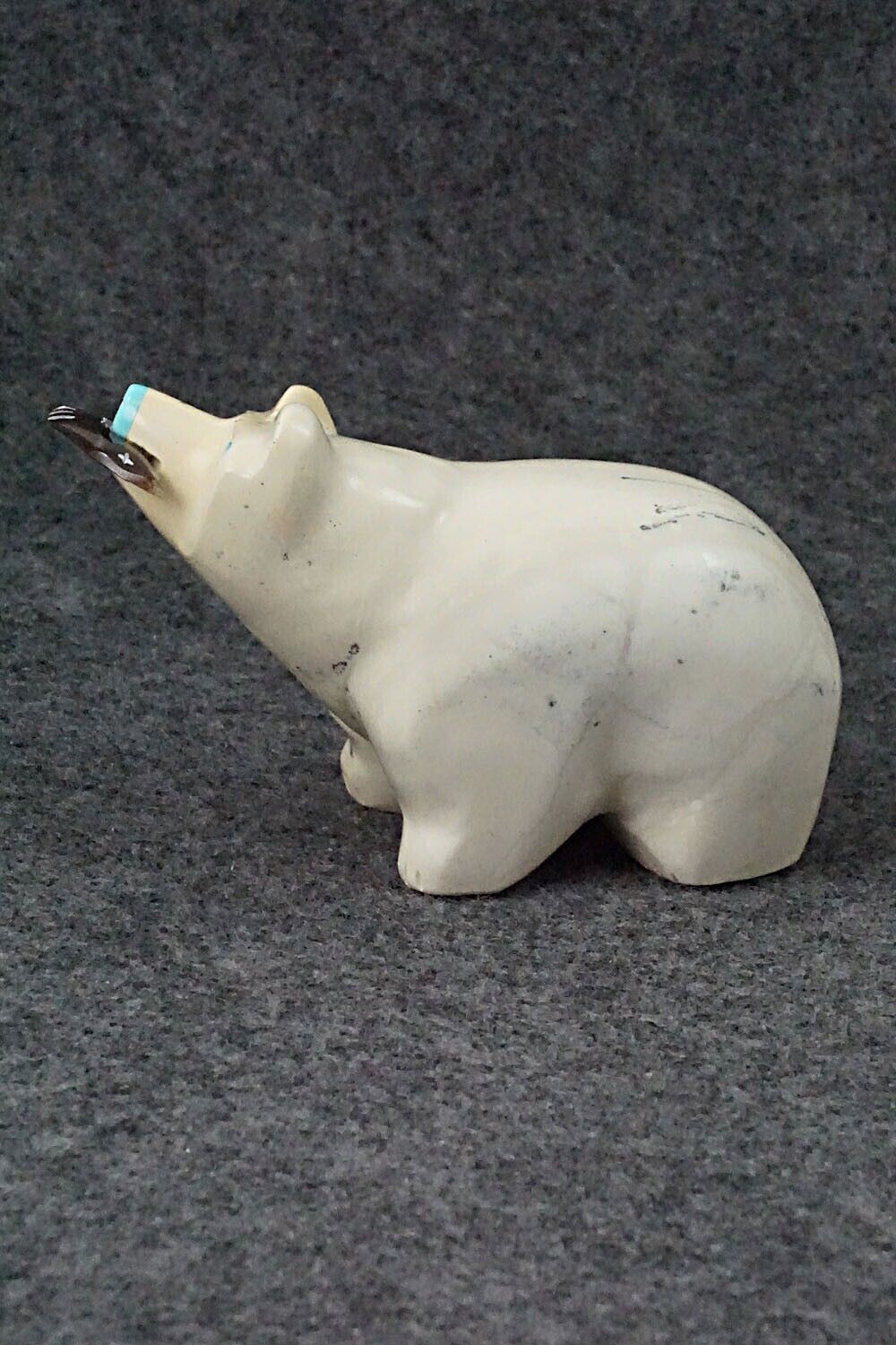 Bear with Fish Zuni Fetish Carving - Enrike Leekya