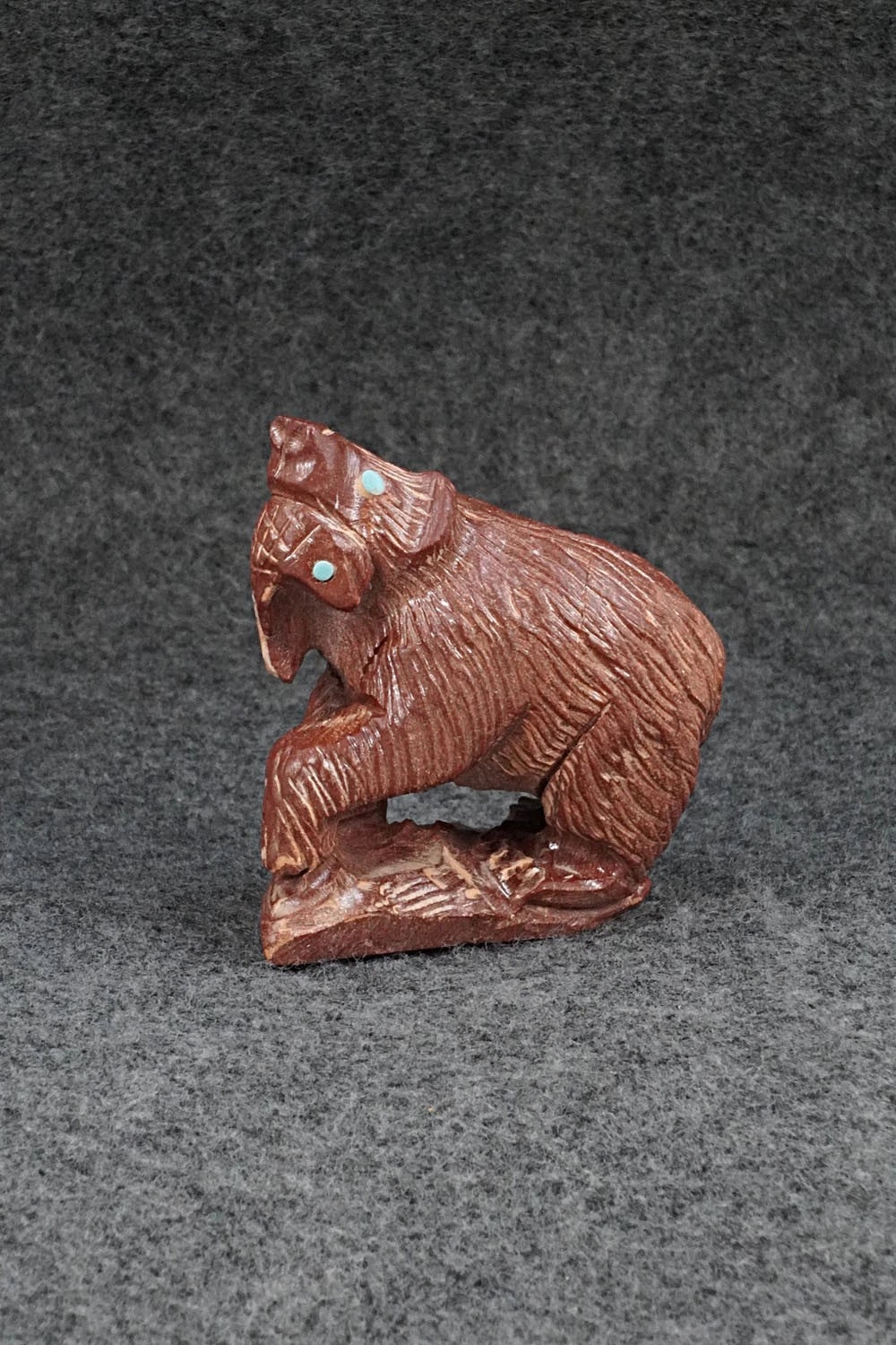Bear Zuni Fetish Carving - Derrick Kaamasee