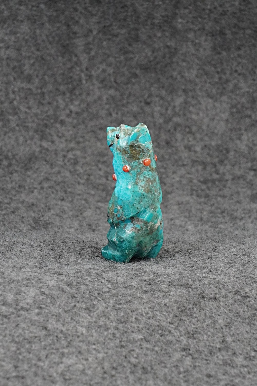 Bear Zuni Fetish Carving - Claudia Peina