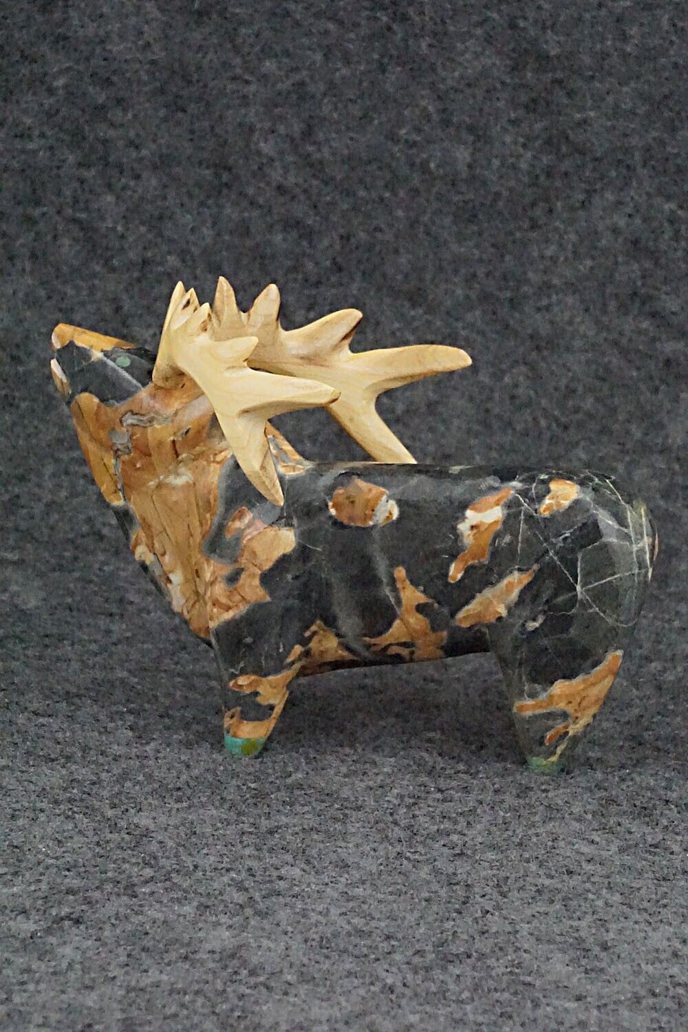 Elk Zuni Fetish Carving - Enrike Leekya