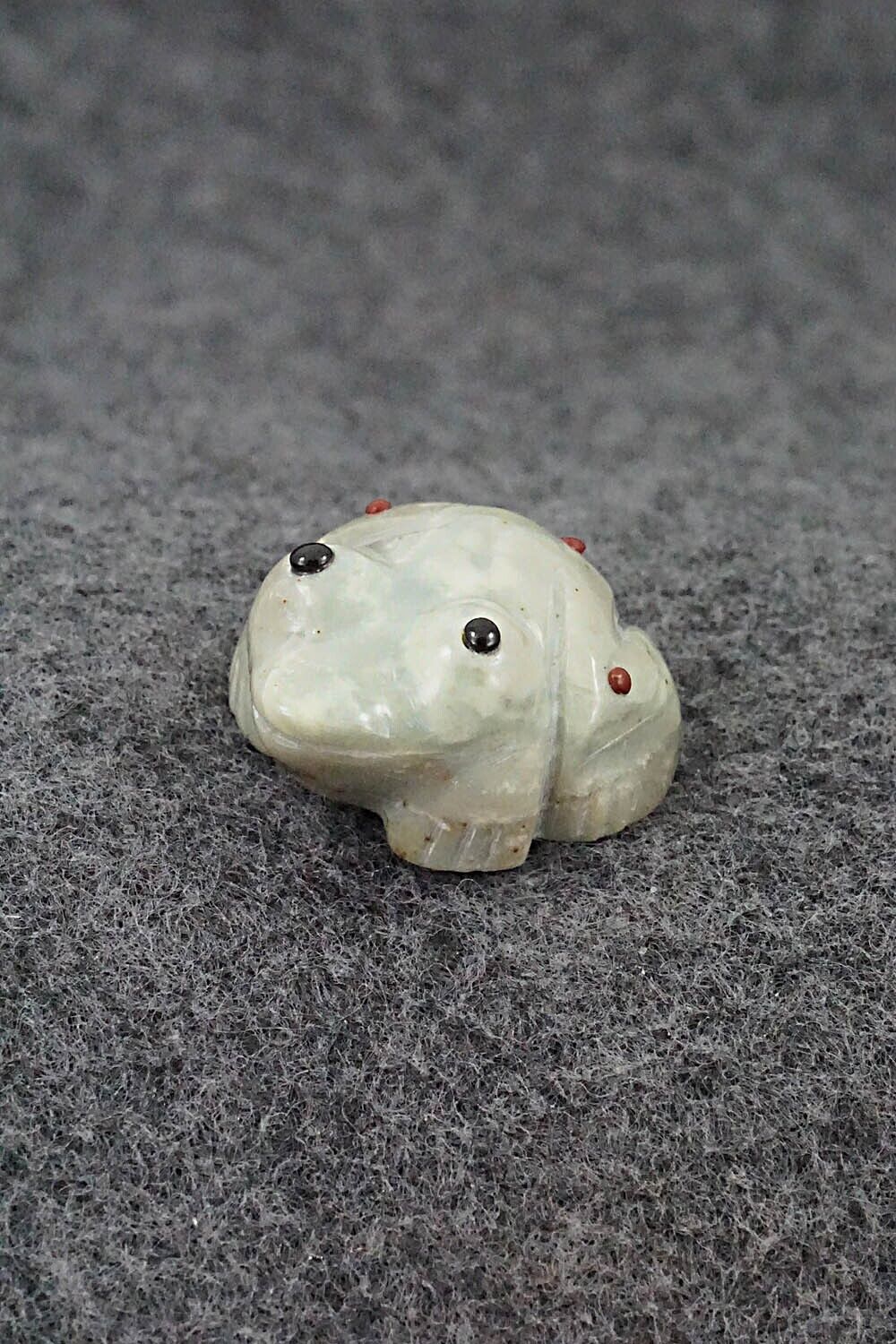 Frog Zuni Fetish Carving - Gordon Poncho