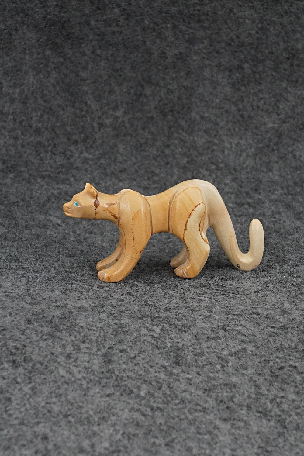 Mountain Lion Zuni Fetish Carving - Hiram Peynetsa