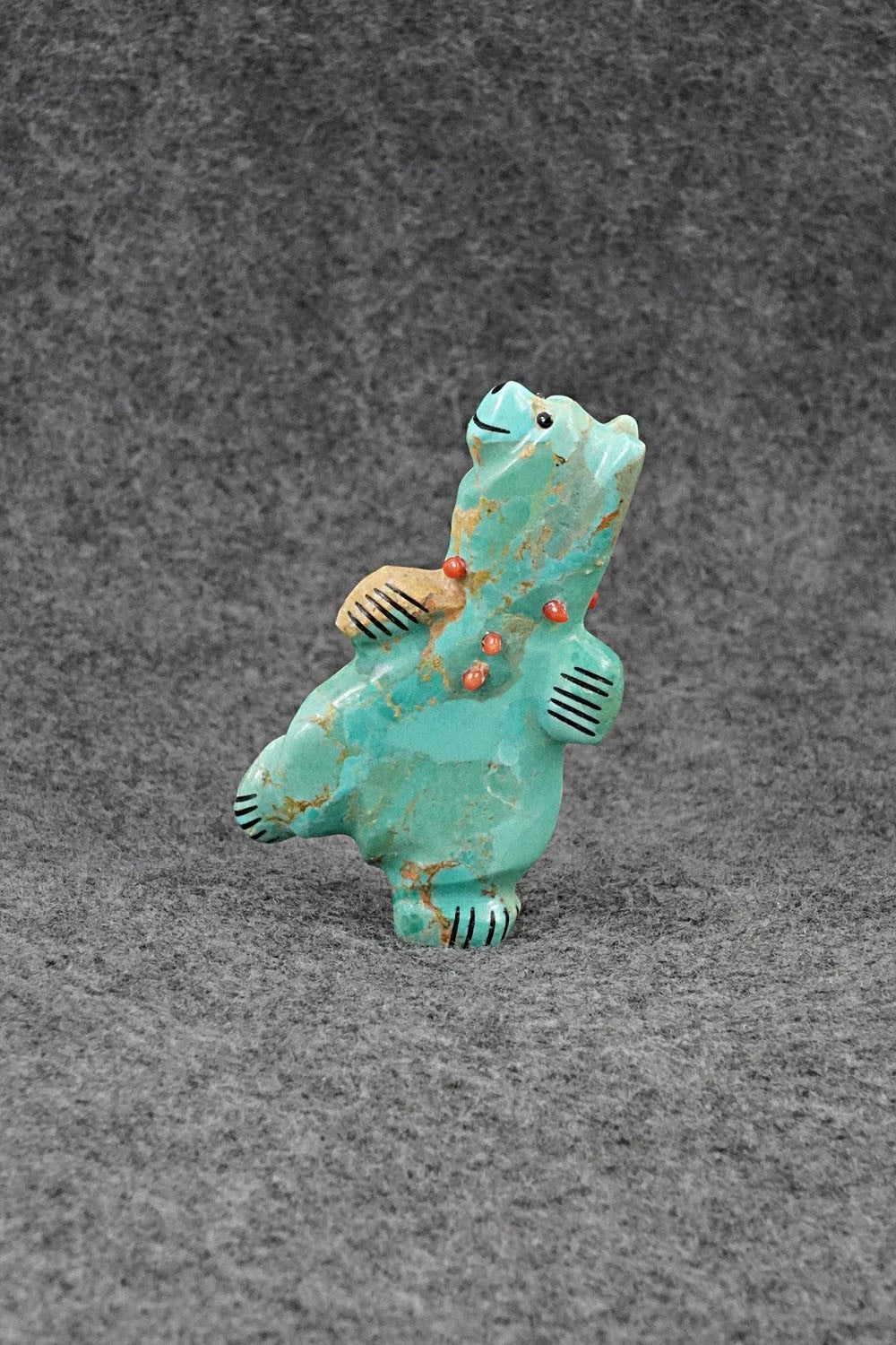 Bear Zuni Fetish Carving - Claudia Peina