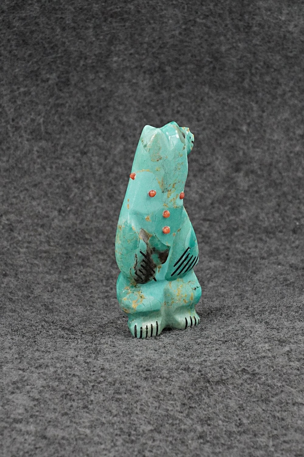 Bear Zuni Fetish Carving - Claudia Peina