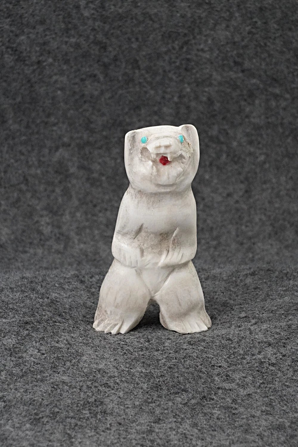 Bear Zuni Fetish Carving - Marlon Lowsayate