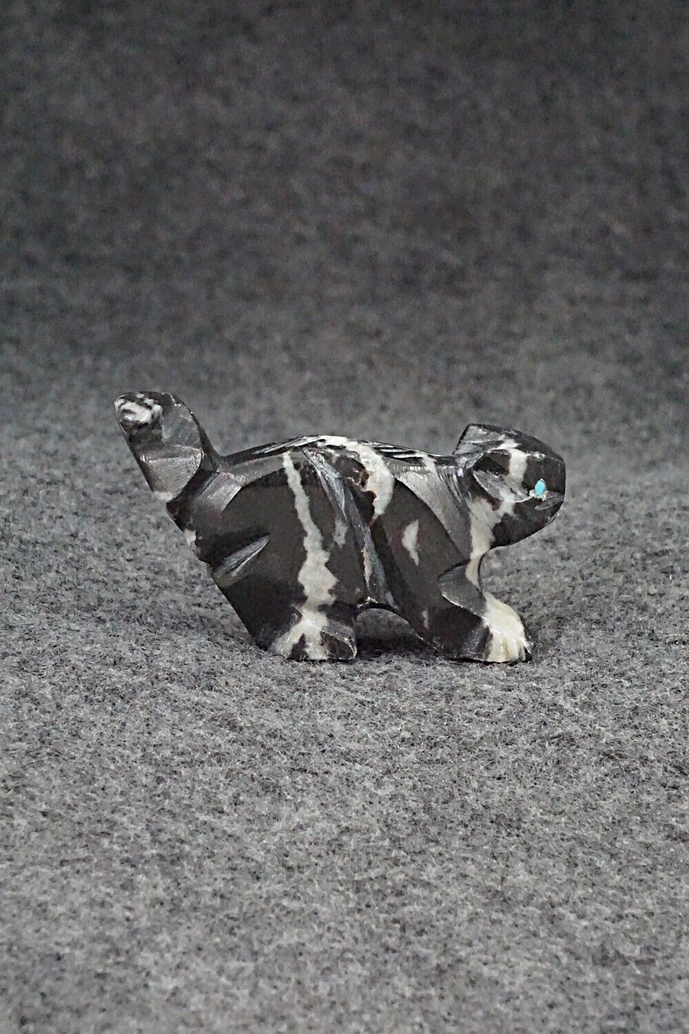 Mountain Lion Zuni Fetish Carving - Tony Mackel