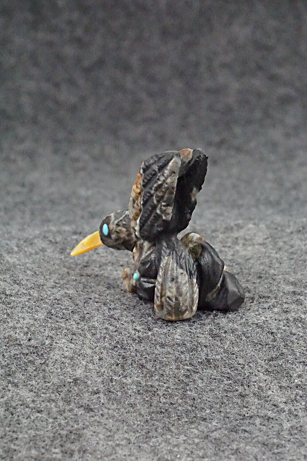 Hummingbird Zuni Fetish Carving - Wilfred Cheama