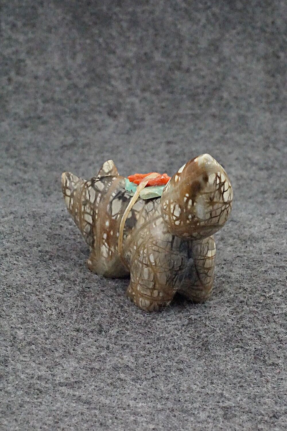 Wolf Zuni Fetish Carving - Enrike Leekya