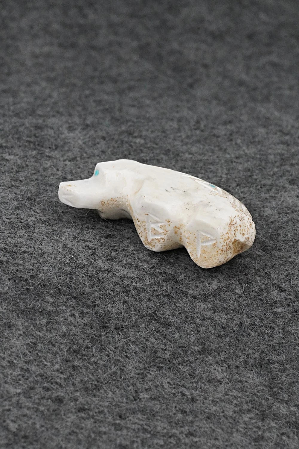 Bear Zuni Fetish Carving - Brandon Phillips