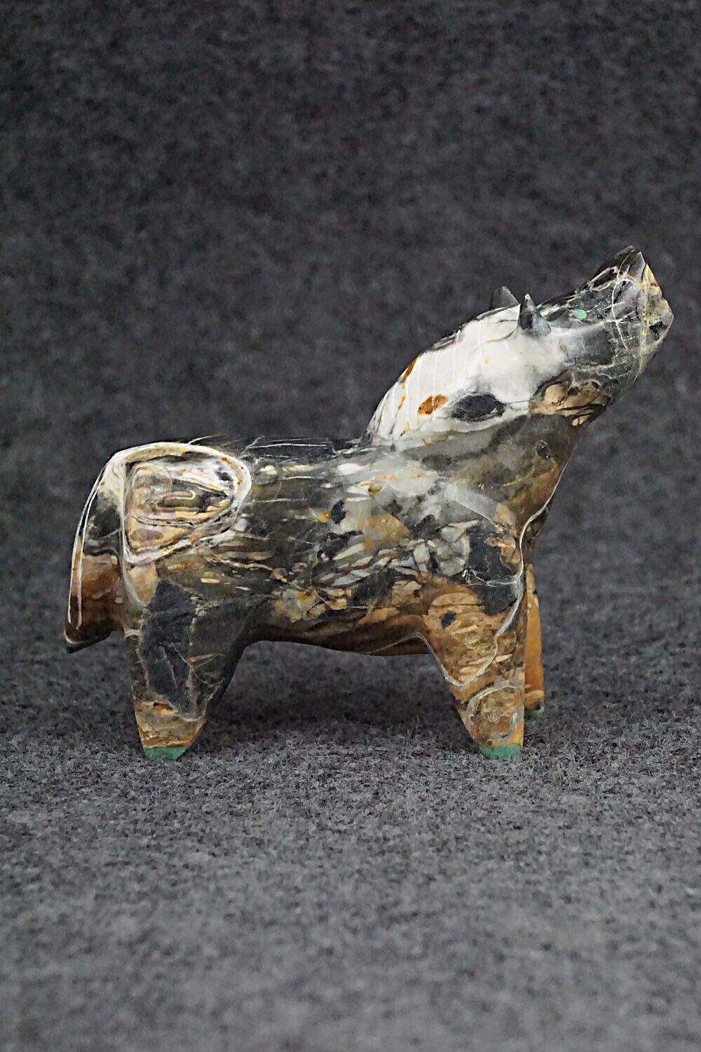 Horse Zuni Fetish Carving - Enrike Leekya