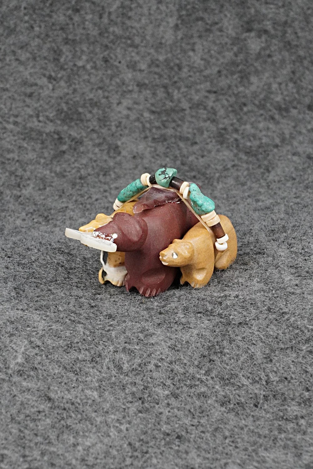 Bear Zuni Fetish Carving - Daisy Rose Leonard