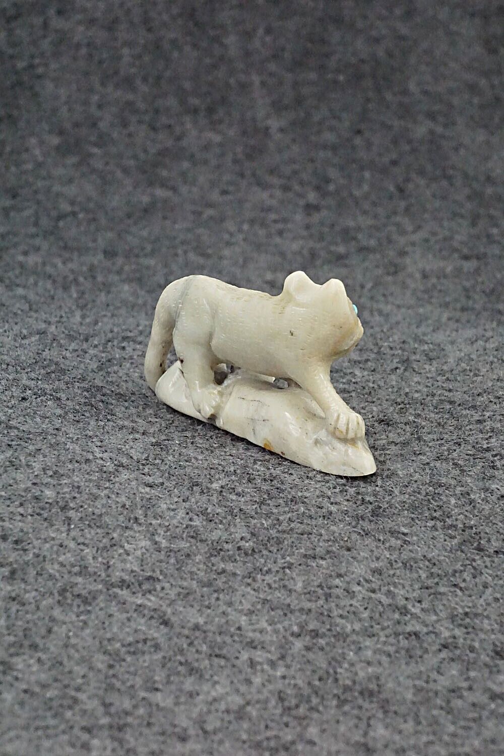 Mountain Lion Zuni Fetish Carving - David Cheama
