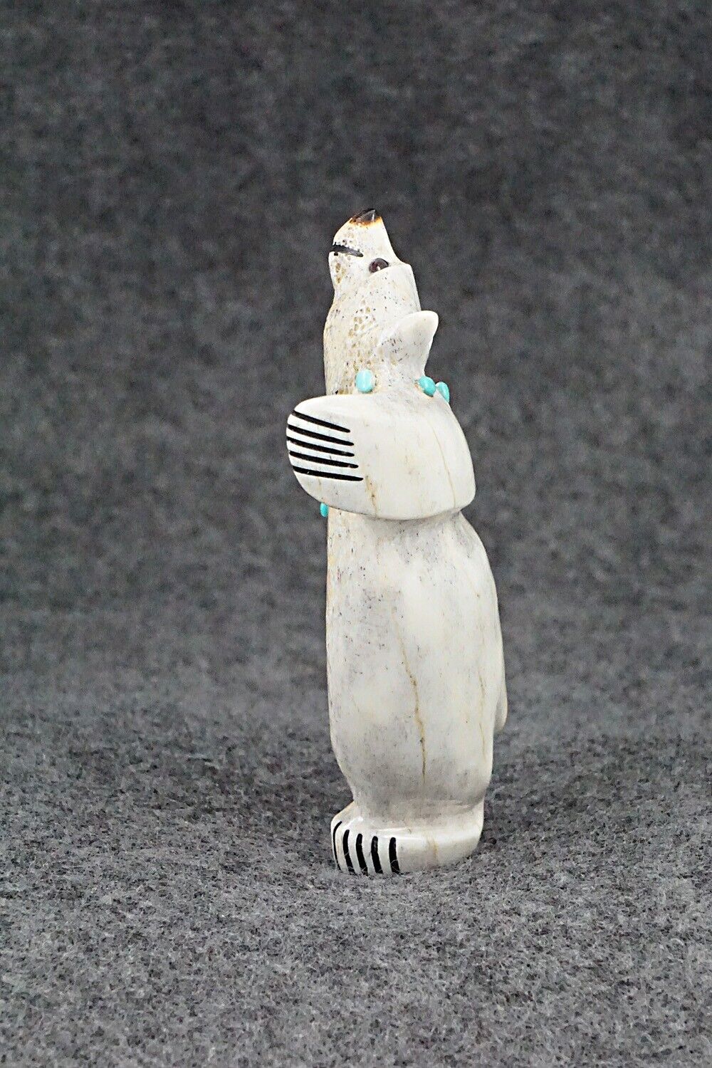 Bear Zuni Fetish Carving - Claudia Peina