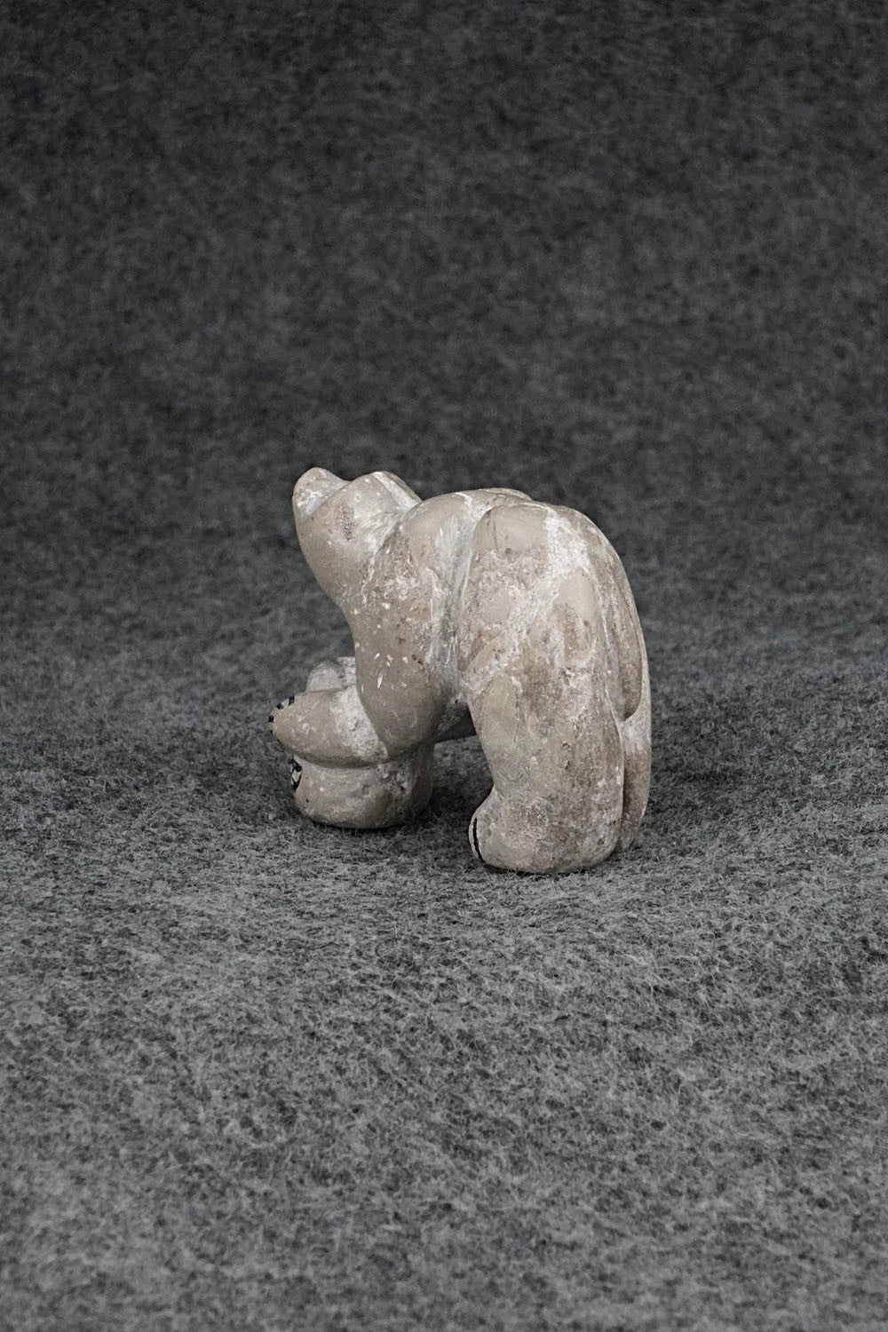 Bear Zuni Fetish Carving - Rick Kallestewa