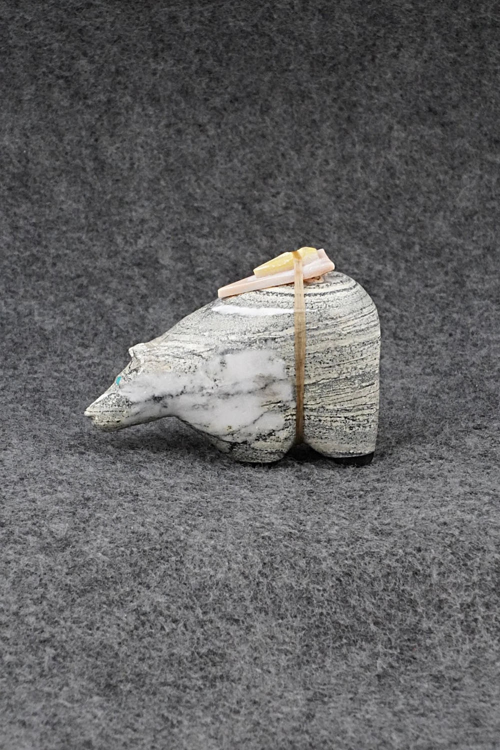 Bear Zuni Fetish Carving - Delvin Leekya