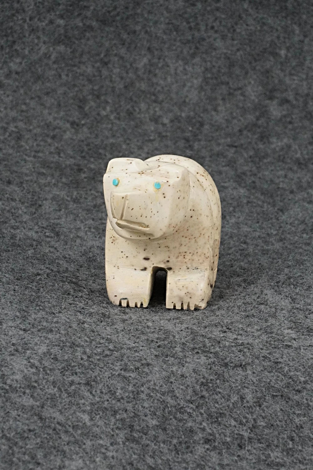 Bear Zuni Fetish Carving - Gilbert Lonjose