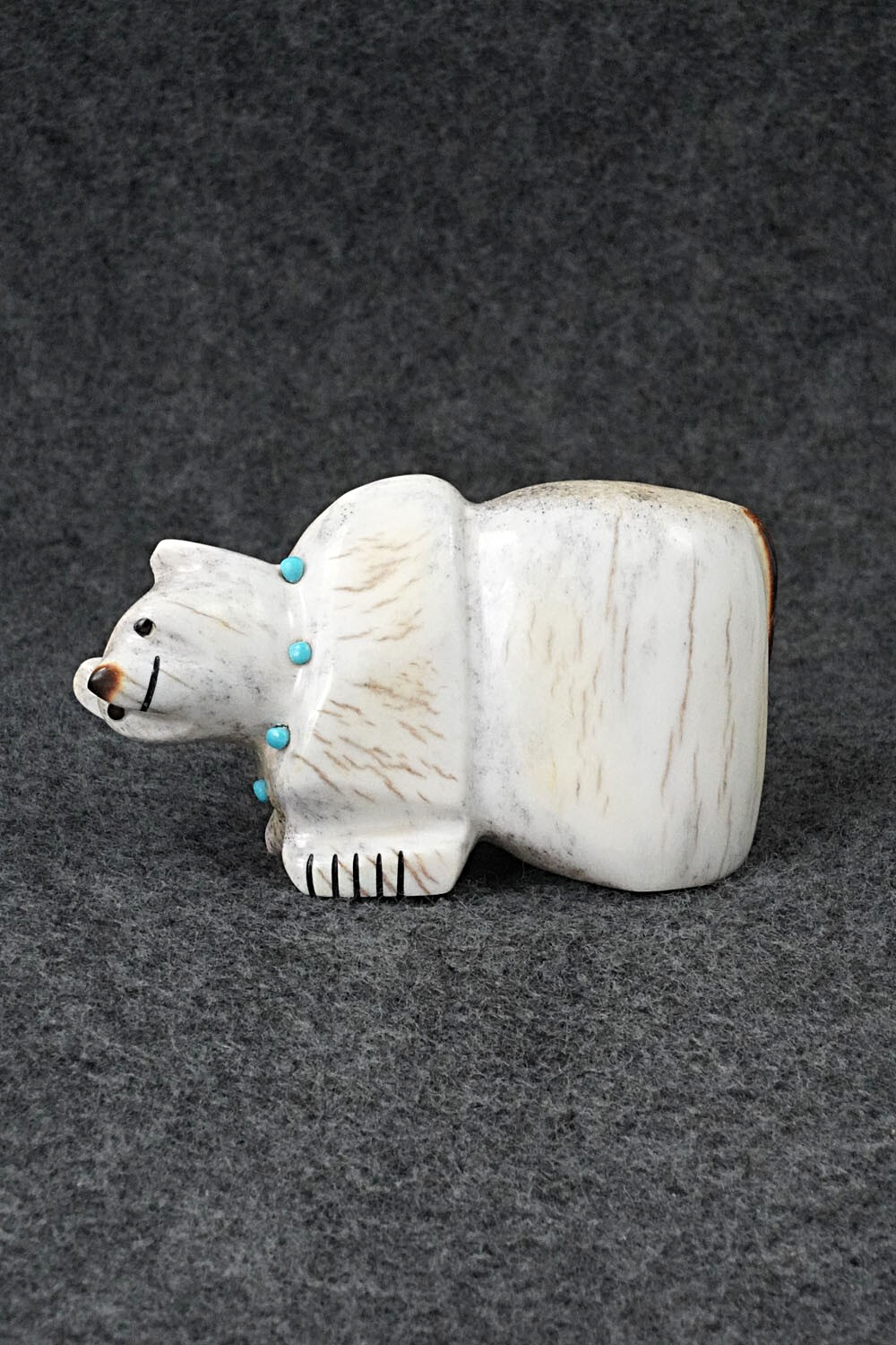 Bear Zuni Fetish Carving - Claudia Peina