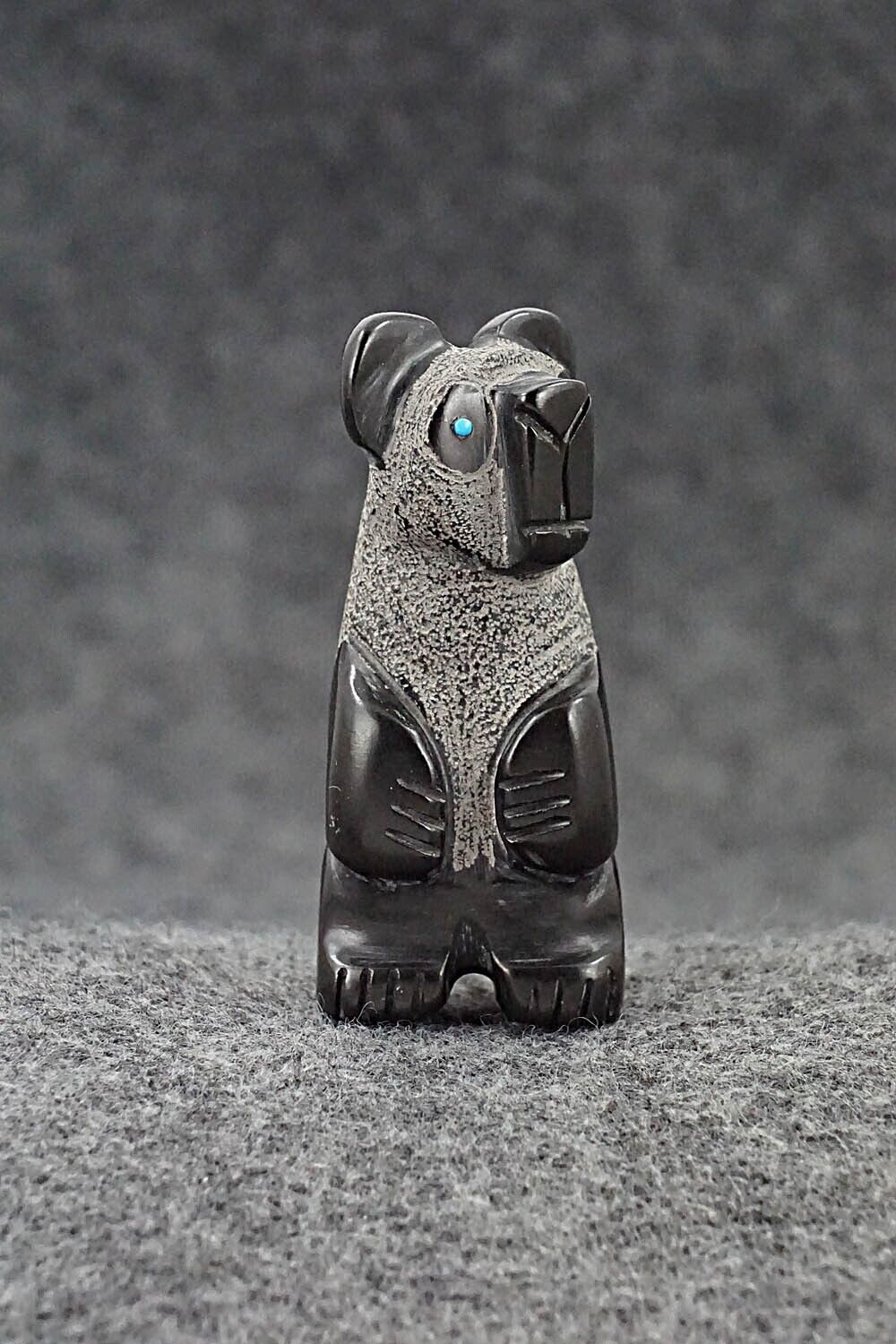 Bear Zuni Fetish Carving - Reynold Lunasee