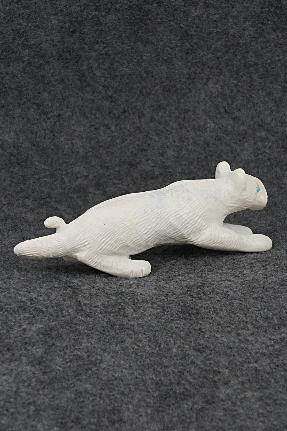 Mountain Lion Zuni Fetish Carving - Wilfred Cheama