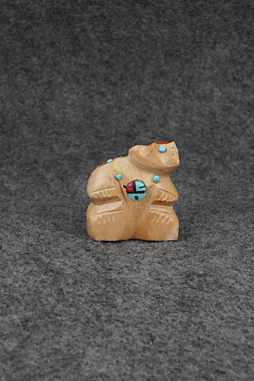 Bear Zuni Fetish Carving - Danette Laate