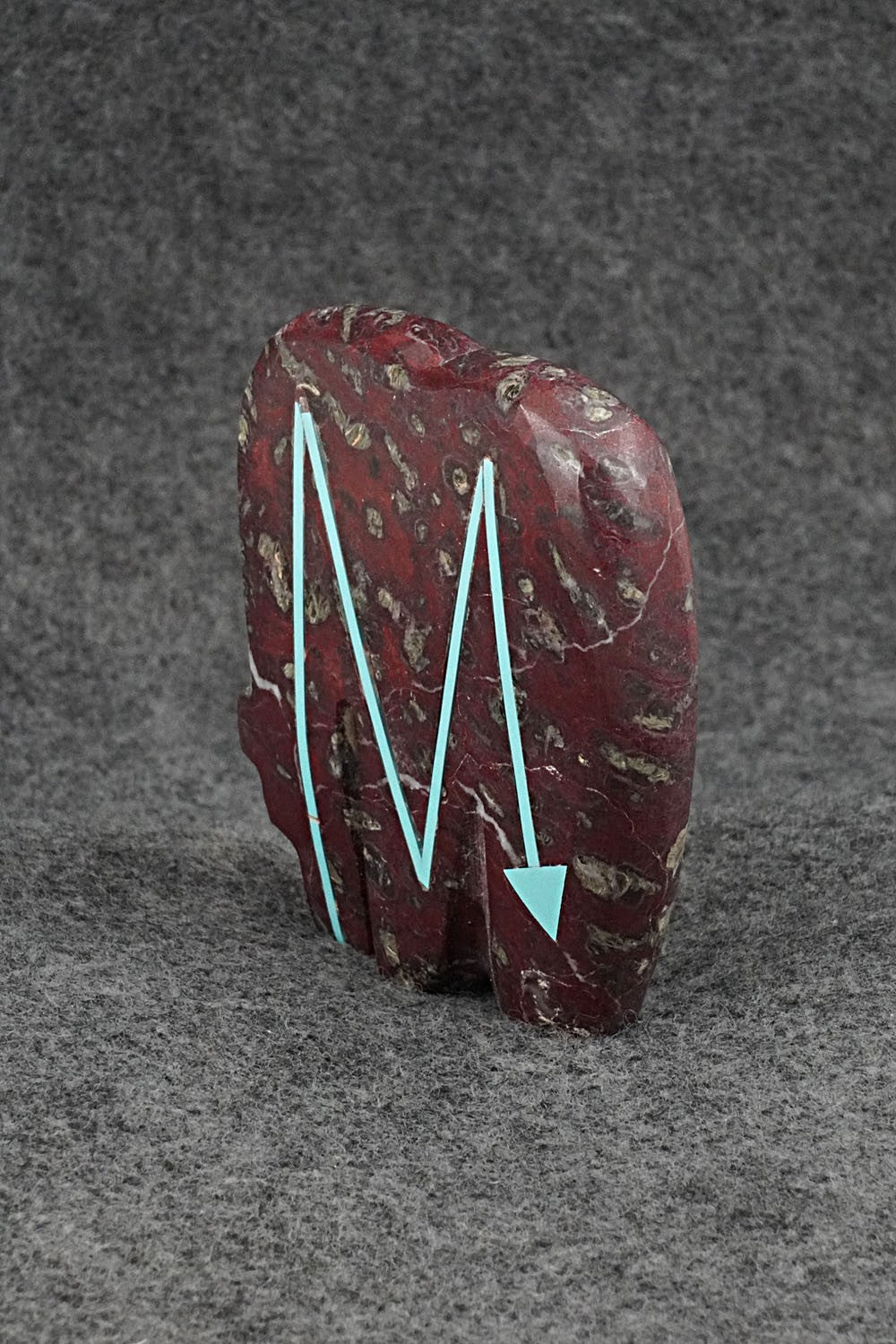 Bear Zuni Fetish Carving - Bernard Laiwakete