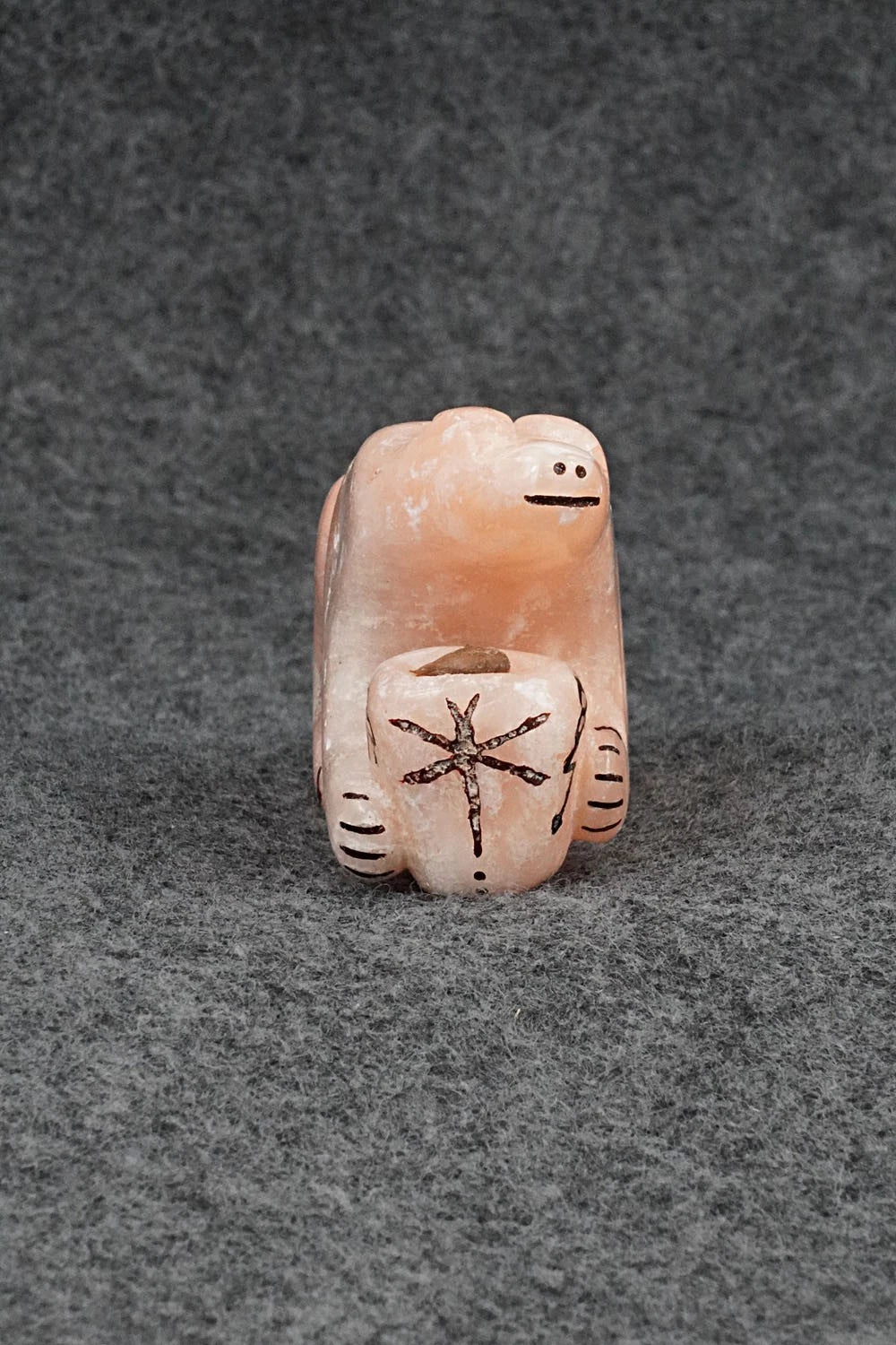 Bear Zuni Fetish Carving - Rick Kallestewa