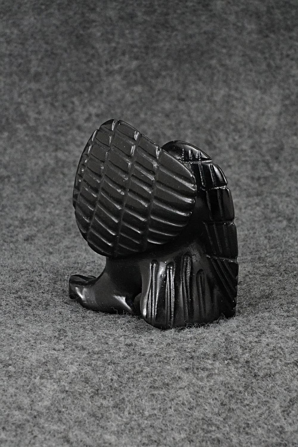 Eagle Zuni Fetish Carving - Albert Eustace