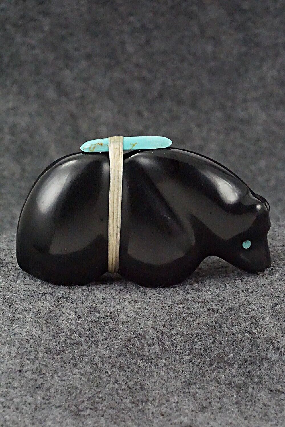 Bear Zuni Fetish Carving - Herbert Halate