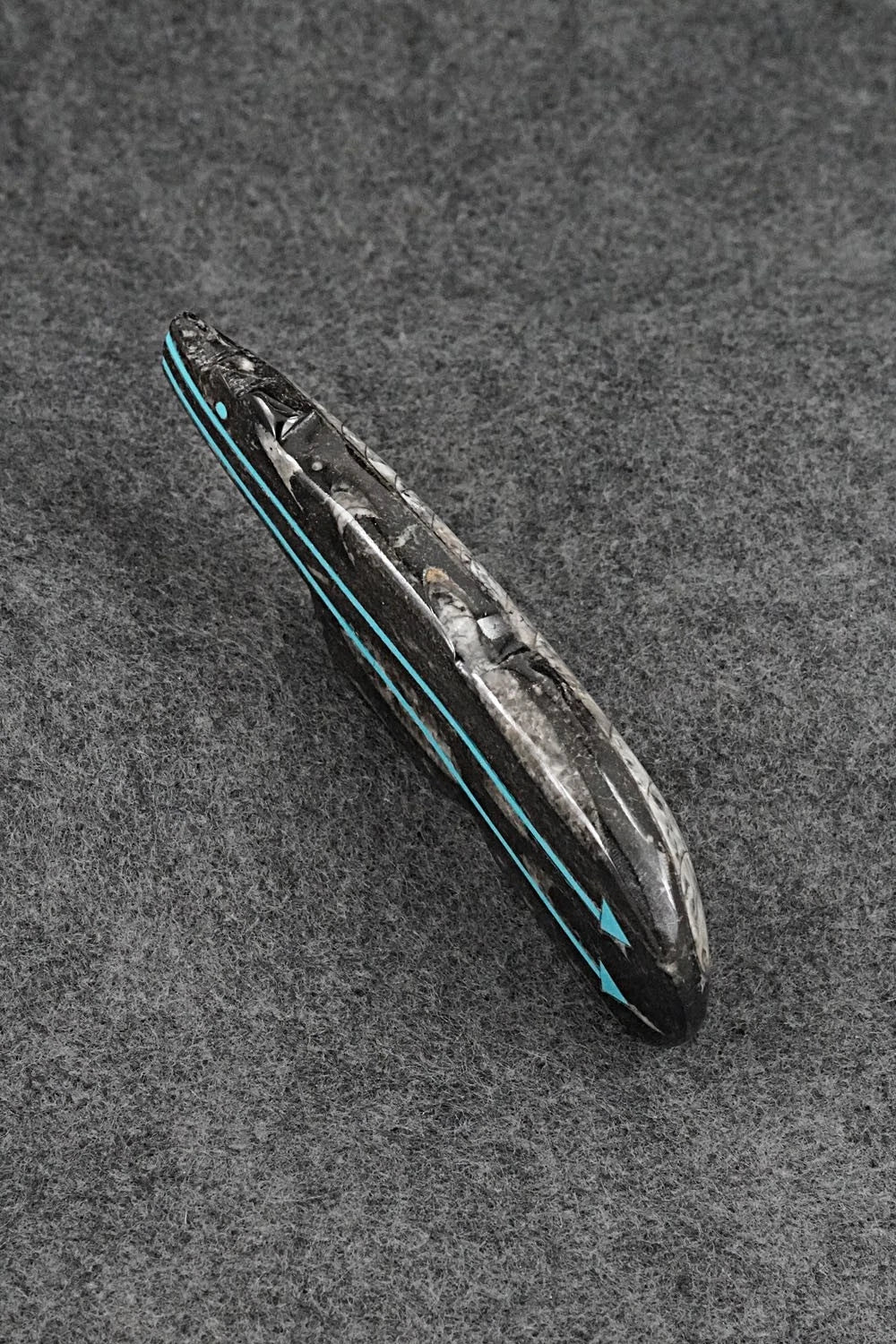 Bear Zuni Fetish Carving - Bernard Laiwakete