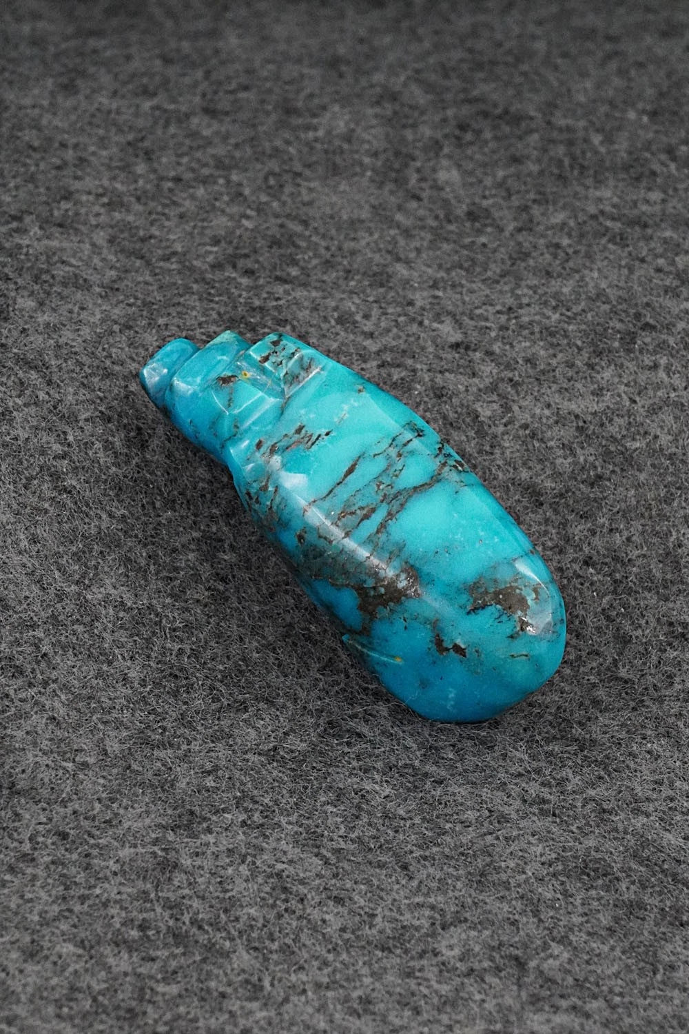 Bear Zuni Fetish Carving - Bernard Laiwekete