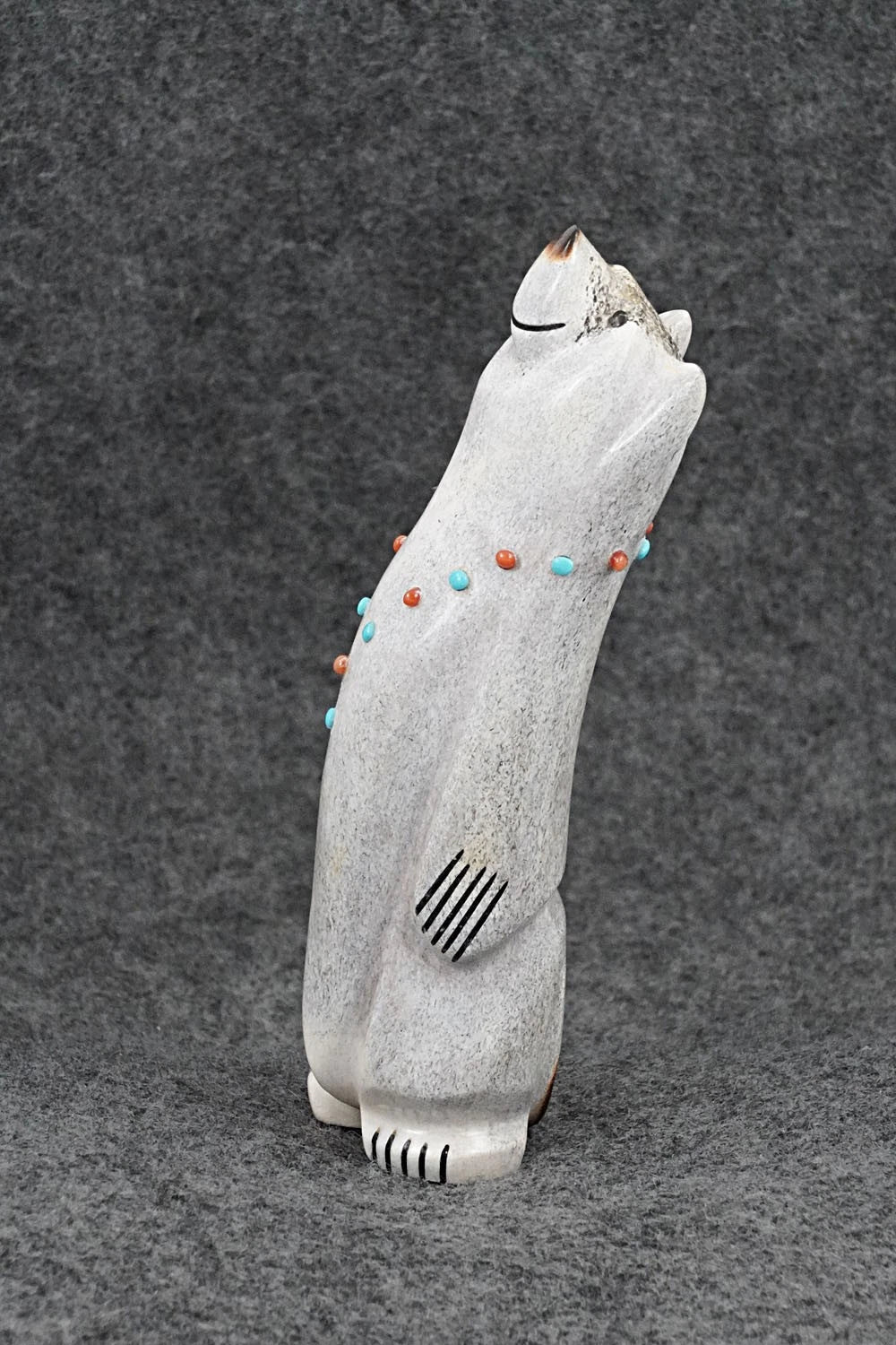 Bear Zuni Fetish Carving - Claudia Peina