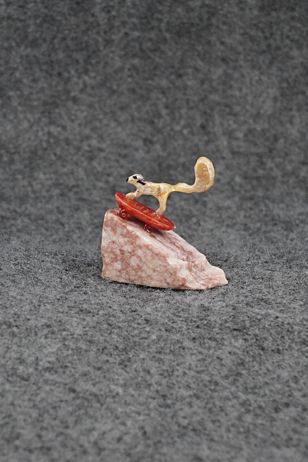 Dog Zuni Fetish Carving - Ruben Najera