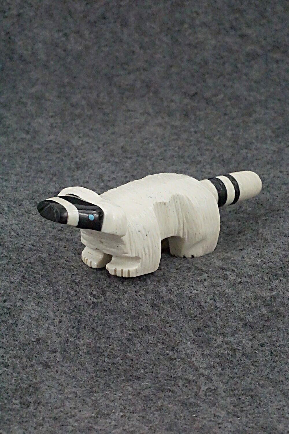 Raccoon Zuni Fetish Carving - Susette Lementino