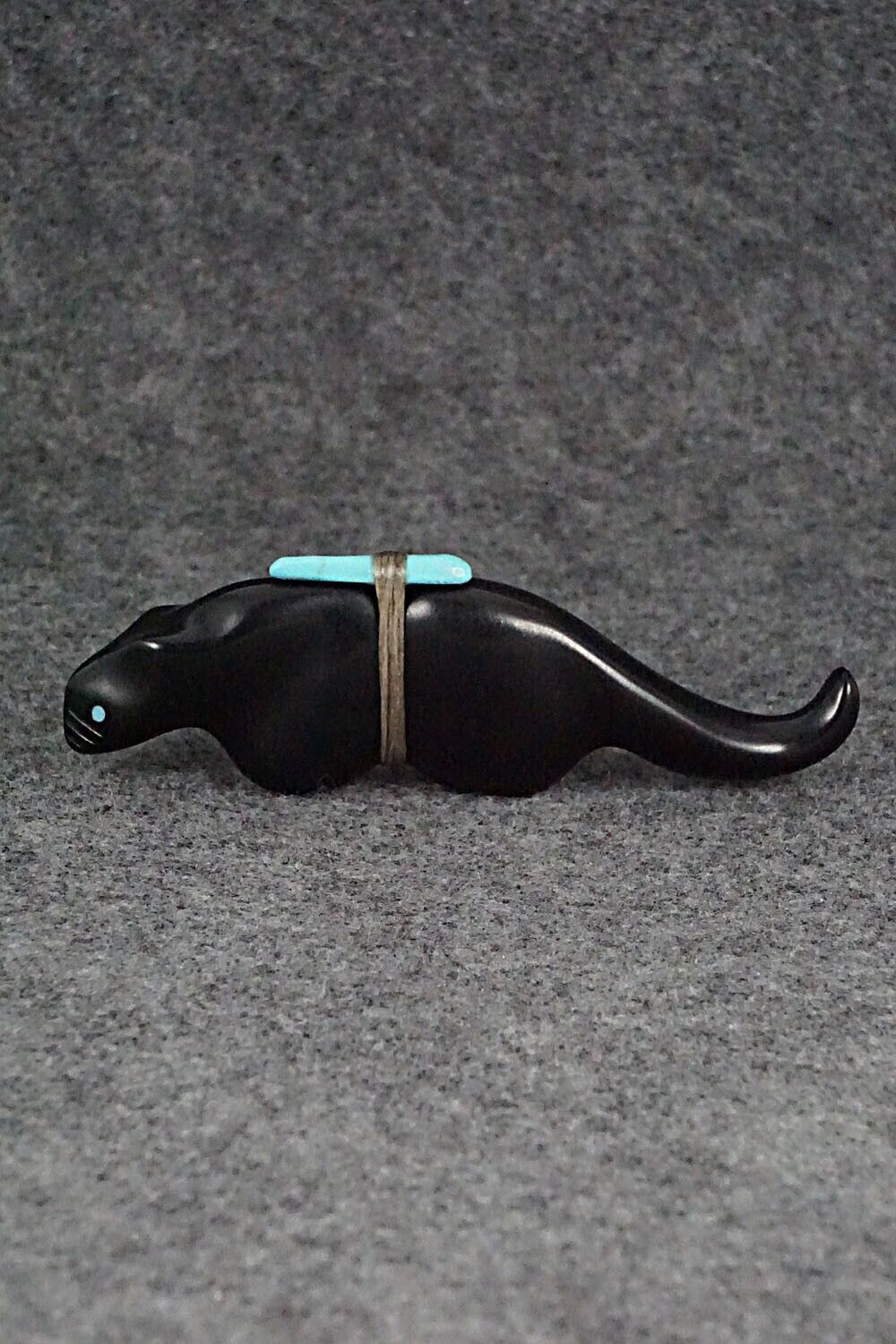 Mountain Lion Zuni Fetish Carving - Herbert Halate