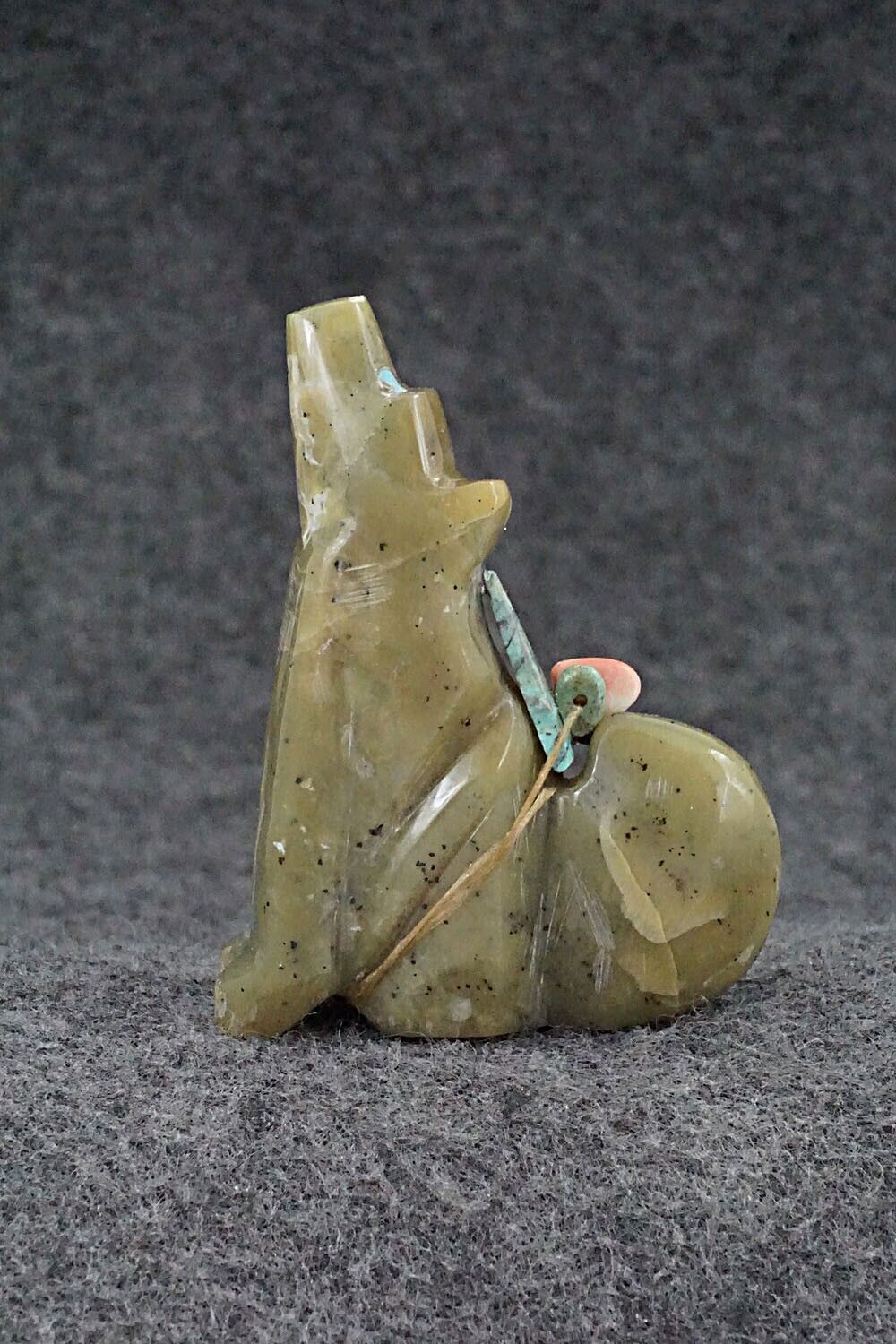 Wolf Zuni Fetish Carving - Donovan Laiwakete