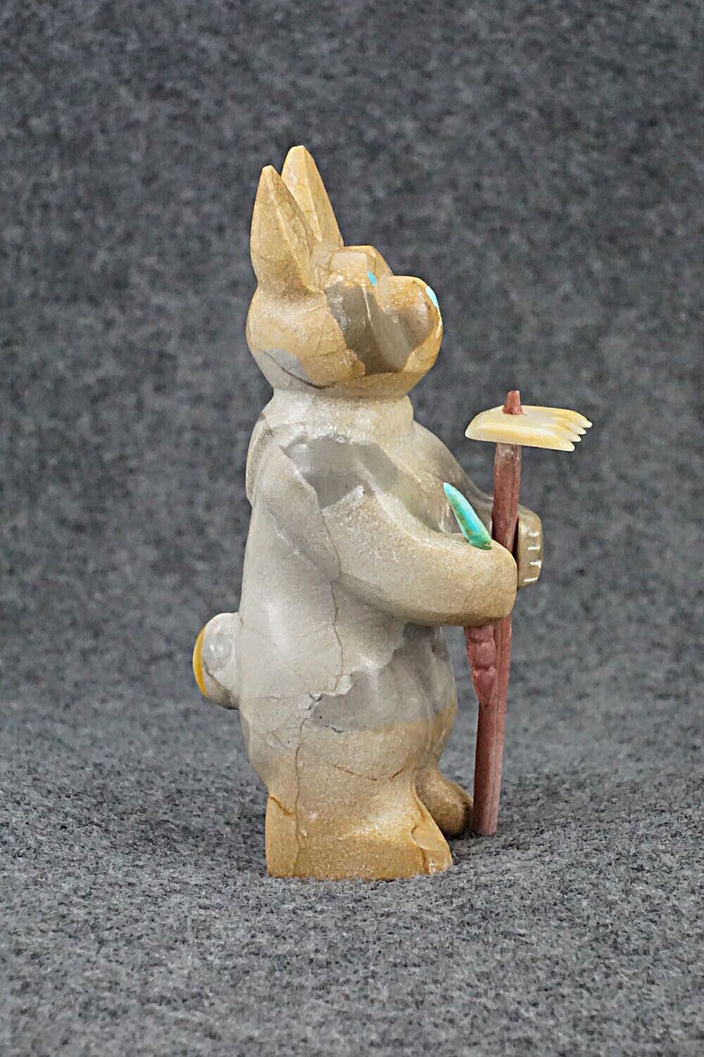 Rabbit with Carrot Zuni Fetish Carving - Enrike Leekya