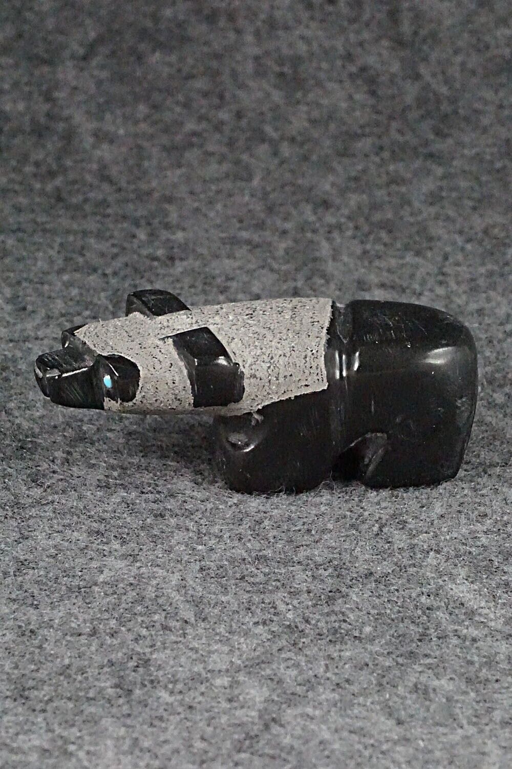 Bear Zuni Fetish Carving - Reynold Lunasee